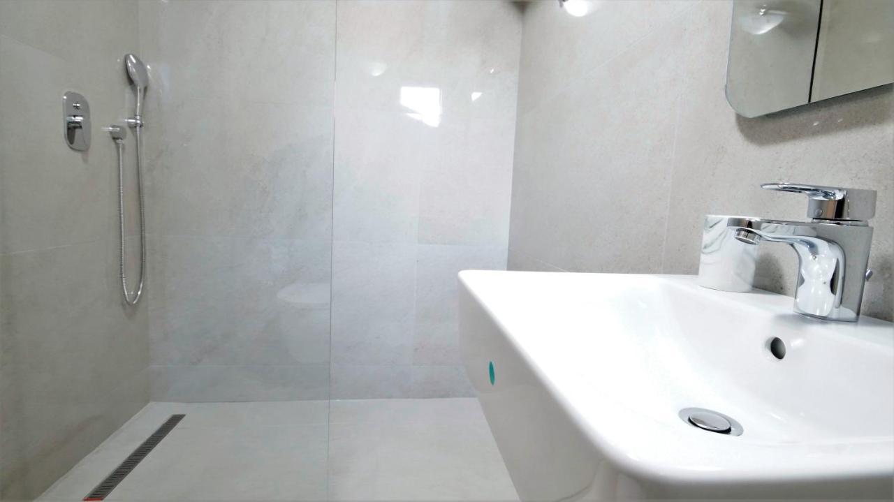 Kala Rooms & Suites Budva Bagian luar foto